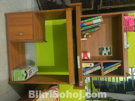 কম্পিউটার টেবিল/ পড়ার টেবিল বিক্রি করতে চাই